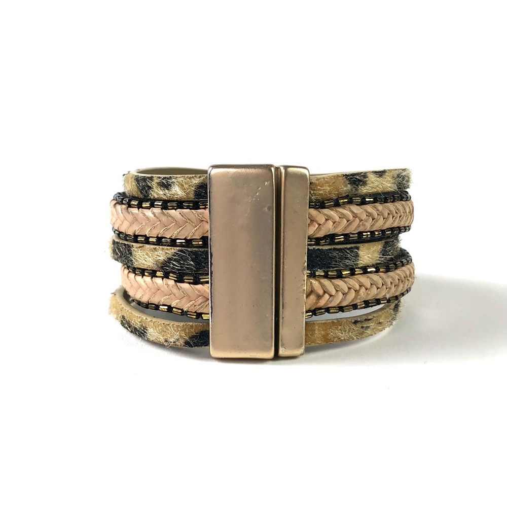 BKE Buckle Leopard Bracelet - Picture 3 of 6